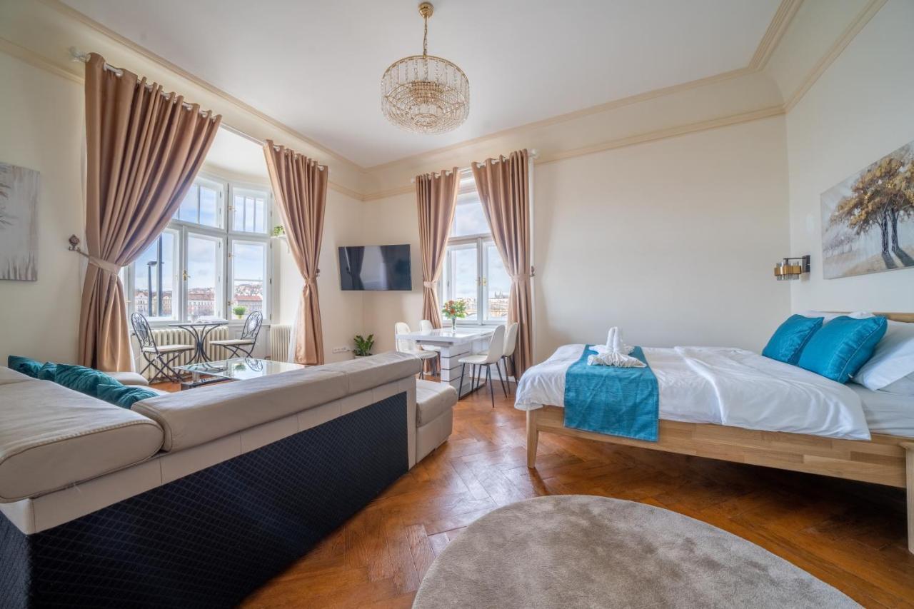 Exclusive Apartment With A View Of Prague Castle And Vltava River Экстерьер фото