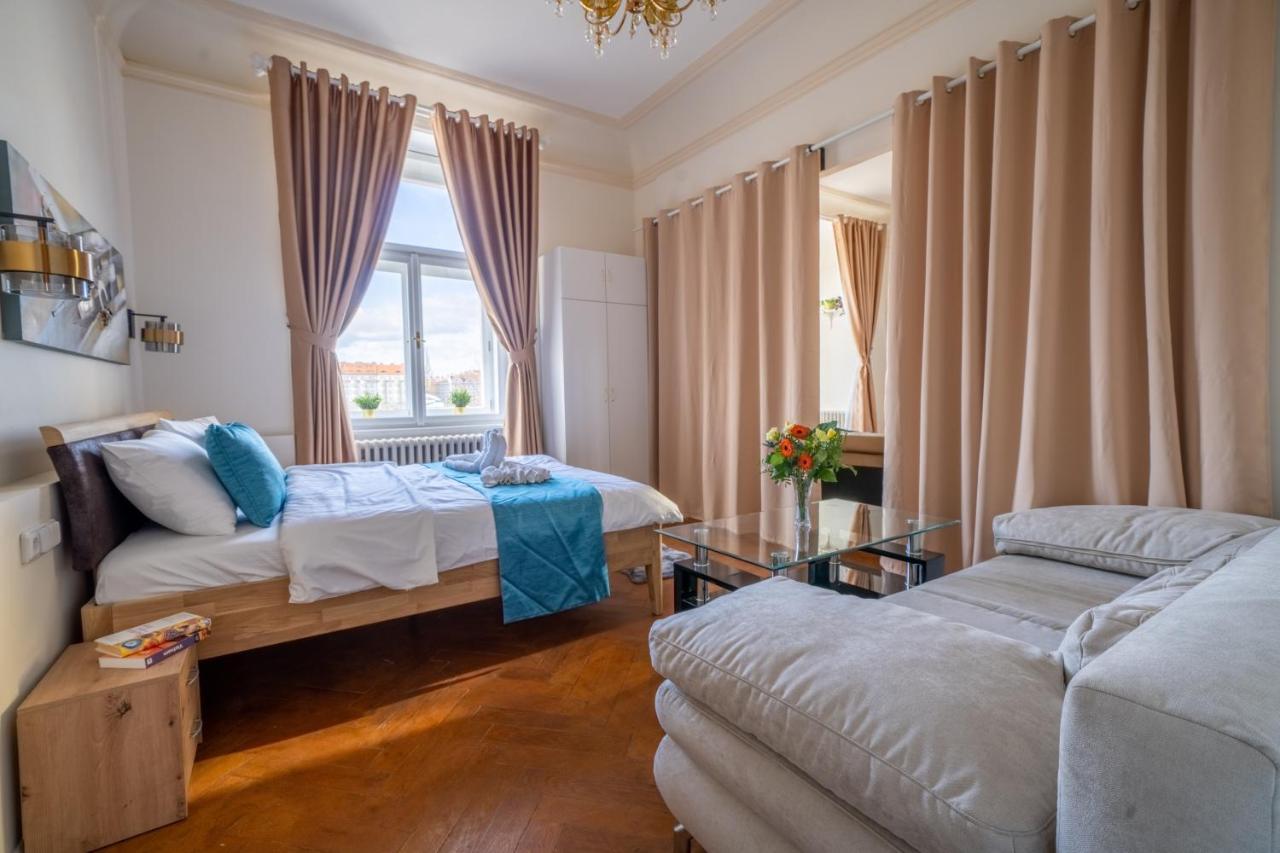 Exclusive Apartment With A View Of Prague Castle And Vltava River Экстерьер фото