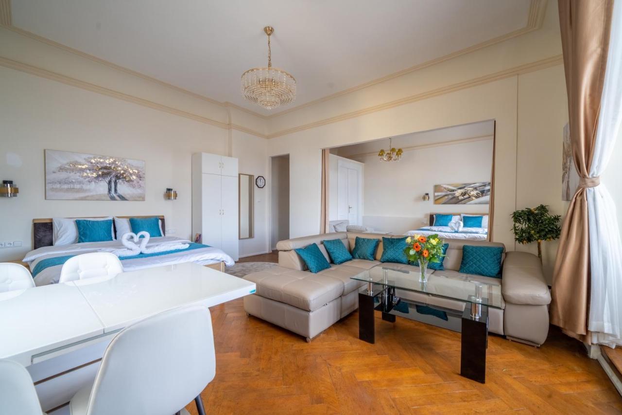 Exclusive Apartment With A View Of Prague Castle And Vltava River Экстерьер фото