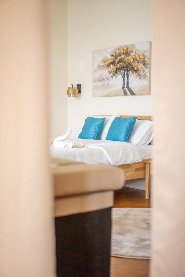 Exclusive Apartment With A View Of Prague Castle And Vltava River Экстерьер фото